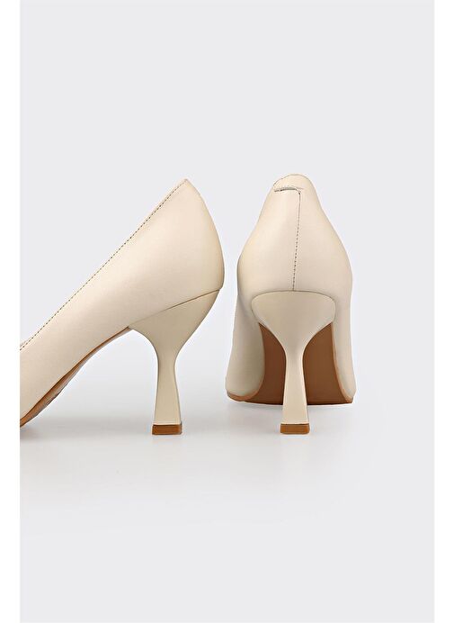 Ekru Deri Kadın Stiletto - Görsel 5