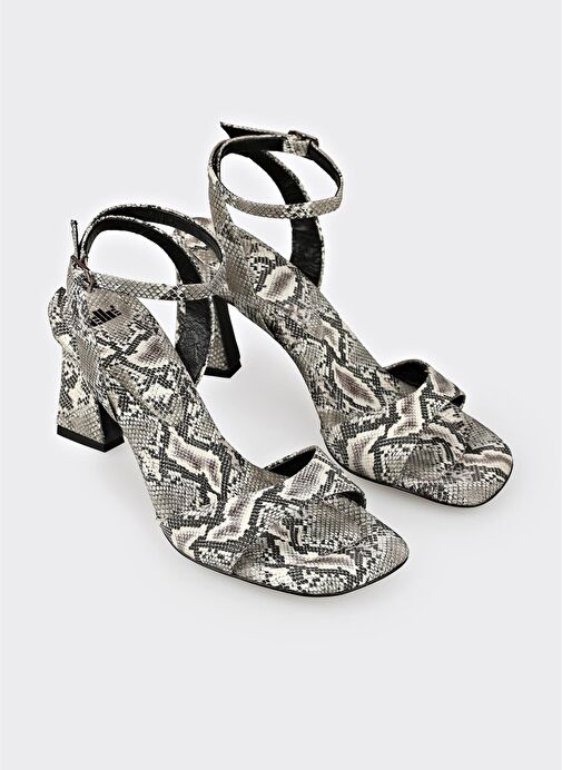 Siyah Deri Kadın Topuklu Sandalet - Görsel 3