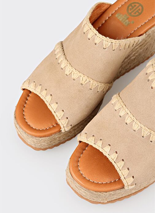 Bej Deri Kadın Terlik - Görsel 6