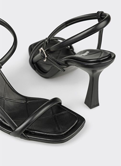 Siyah Kadın Topuklu Sandalet - Görsel 5