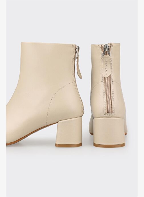 Ekru Deri Kadın Klasik Bot - Görsel 5