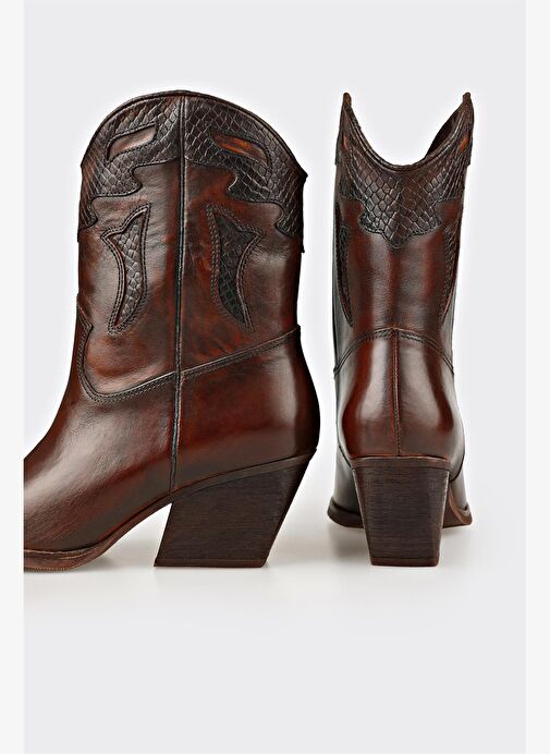 Kahve Deri Kadın Bot - Görsel 4