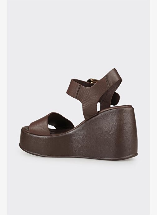 Kahve Deri Kadın Dolgu Topuk Sandalet - Görsel 4