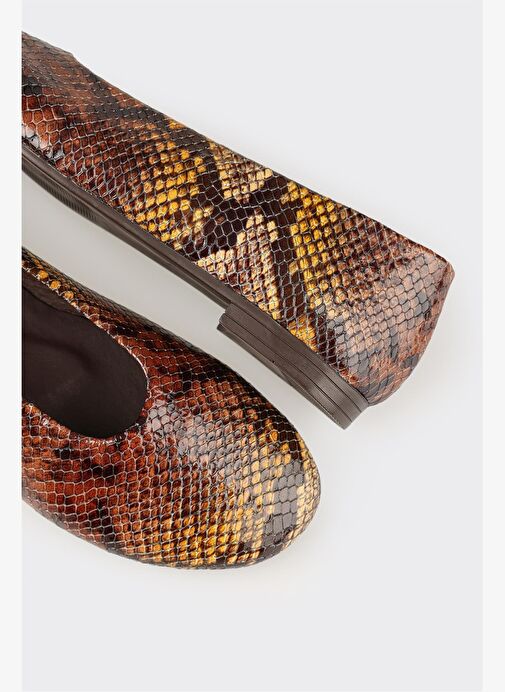 Kahve Hayvan Desenli Deri Kadın Günlük Ayakkabı - Görsel 6