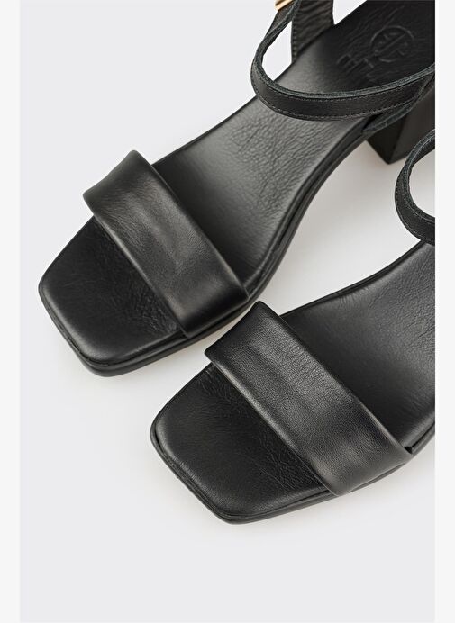 Siyah Deri Kadın Topuklu Sandalet - Görsel 5