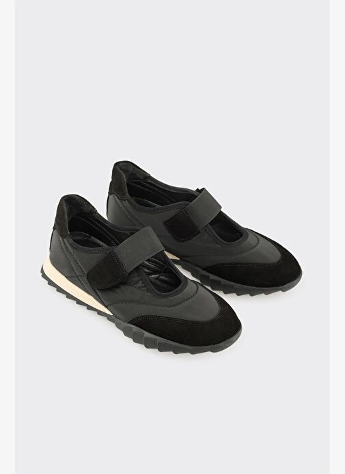 Siyah Deri Kadın Spor Ayakkabı - Görsel 3