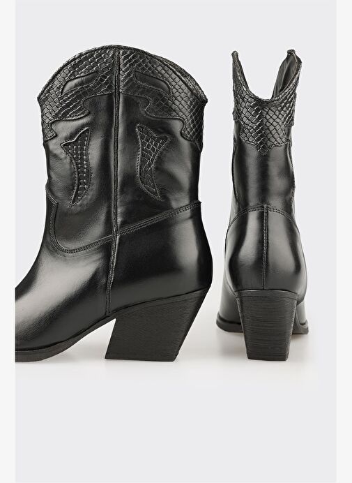 Siyah Deri Kadın Bot - Görsel 5