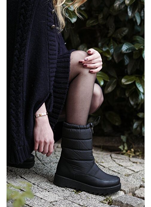Kadın Kar Botu Kalın Tırtıklı Taban İçi Kürklü Önden Fermuarlı Lastikli Deviza Siyah - Görsel 2
