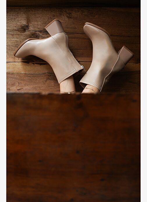 Kadın Topuklu Bot Küt Burun Arkadan Fermuarlı Nayis Bej - Görsel 7