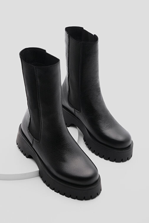 Kadın Hakiki Deri Günlük Bot Kalın Tırtıklı Taban Elastik Yan Bantlı Bukre Siyah - Görsel 3