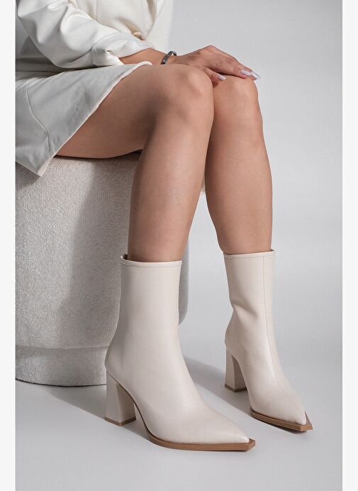Kadın Topuklu Bot Sivri Burun Arkadan Fermuarlı Kalın Ökçe Kikas Ekru - Görsel 3