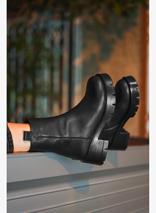 Kadın Hakiki Deri Günlük Bot Kalın Tırtıklı Taban Fesko Siyah - Görsel 3