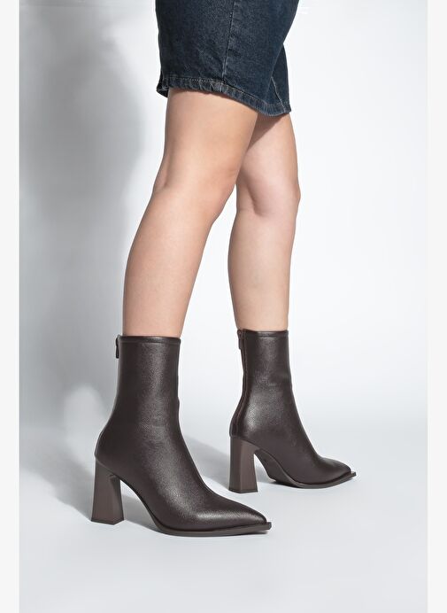Kadın Topuklu Bot Sivri Burun Arkadan Fermuarlı Kalın Ökçe Kikas Kahve - Görsel 5