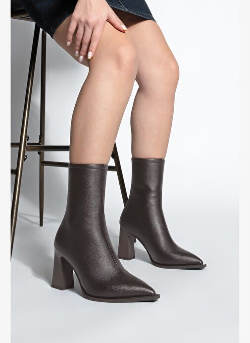 Kadın Topuklu Bot Sivri Burun Arkadan Fermuarlı Kalın Ökçe Kikas Kahve - Görsel 7