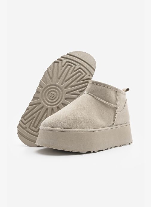 Kadın Kalın Taban İçi Kürklü Yarım Bot Tefis Bej Süet - Görsel 8