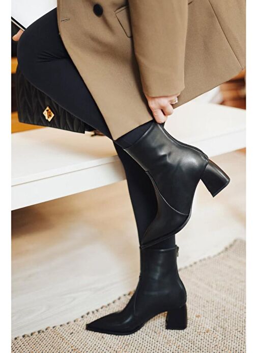 Kadın Sivri Burun Arkadan Fermuarlı Topuklu Bot Erves Siyah - Görsel 8