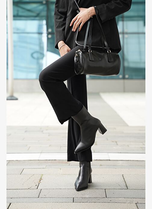 Kadın Kalın Topuklu Sivri Burun Bot Simva Siyah - Görsel 7