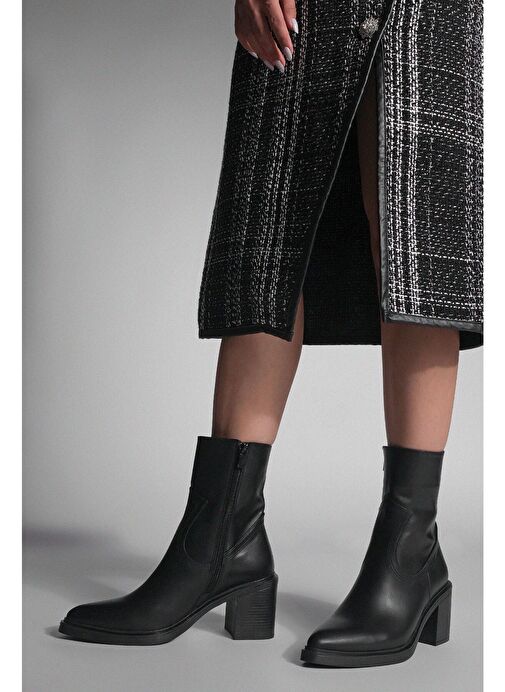 Kadın Dikiş Detaylı Yandan Fermuarlı Topuklu Bot Fortap Siyah - Görsel 9