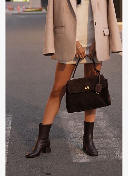 Kadın Topuklu Bot Küt Burun Arkadan Fermuarlı Nayis Kahve - Görsel 3