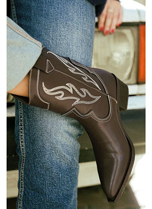 Kadın Sivri Burun Nakışlı Western Bot Tevlus Kahve - Görsel 8