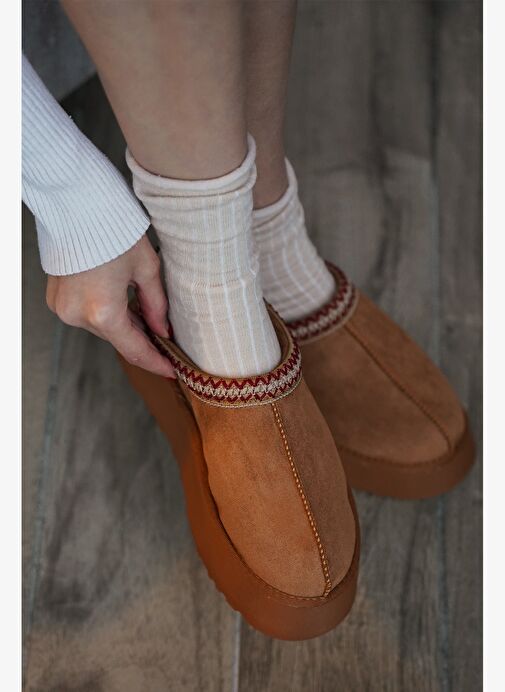 Kadın İçi Kürklü Kalın Taban Önü Kapalı Günlük Kışlık Terlik Furenta Taba Süet - Görsel 3