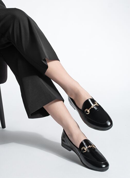 Kadın Hakiki Deri Zincirli Loafer Günlük Ayakkabı Tanle Siyah Rugan - Görsel 3