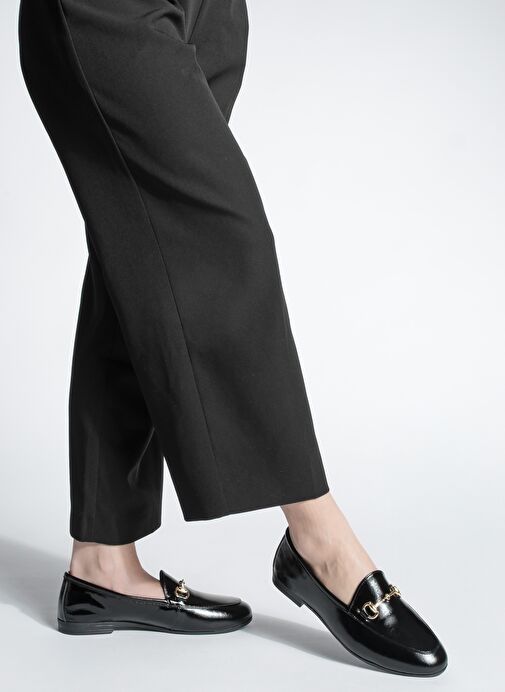 Kadın Hakiki Deri Zincirli Loafer Günlük Ayakkabı Tanle Siyah Rugan - Görsel 5