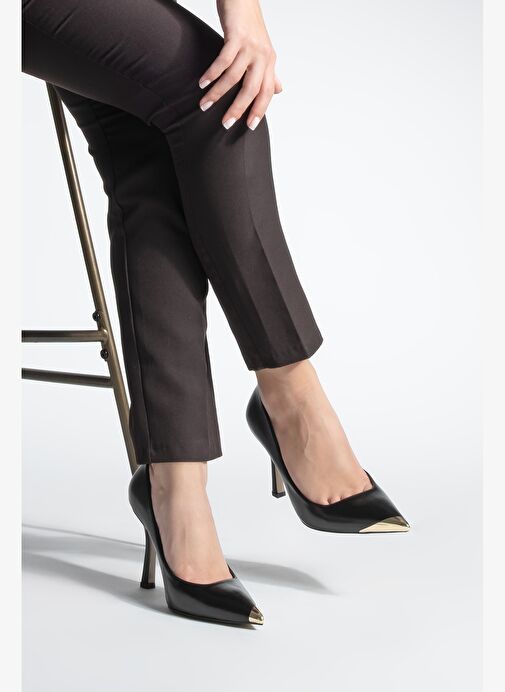 Kadın Stiletto Sivri Burun Altın Detaylı Topuklu Ayakkabı Ginez Siyah - Görsel 5