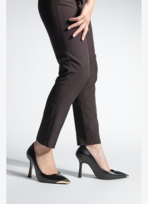 Kadın Stiletto Sivri Burun Altın Detaylı Topuklu Ayakkabı Ginez Siyah - Görsel 6