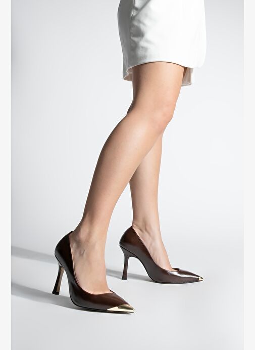 Kadın Stiletto Sivri Burun Altın Detaylı Topuklu Ayakkabı Ginez Kahve - Görsel 5