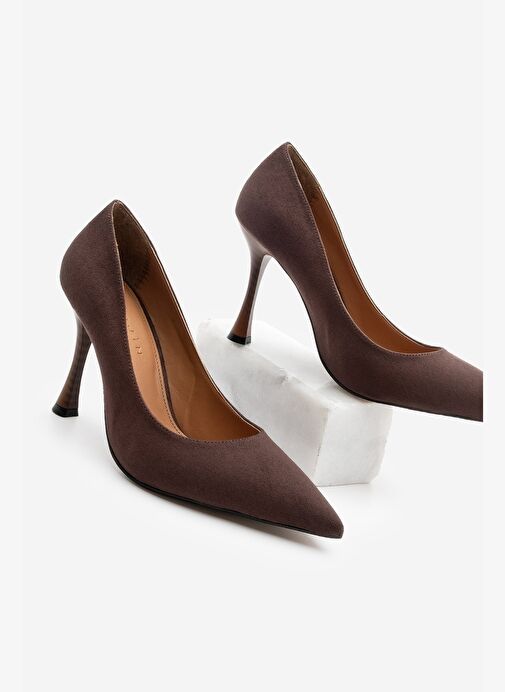 Kadın Stiletto Sivri Burun Ahşap Ökçe Desenli Topuklu Ayakkabı Oplin Kahve Süet - Görsel 2