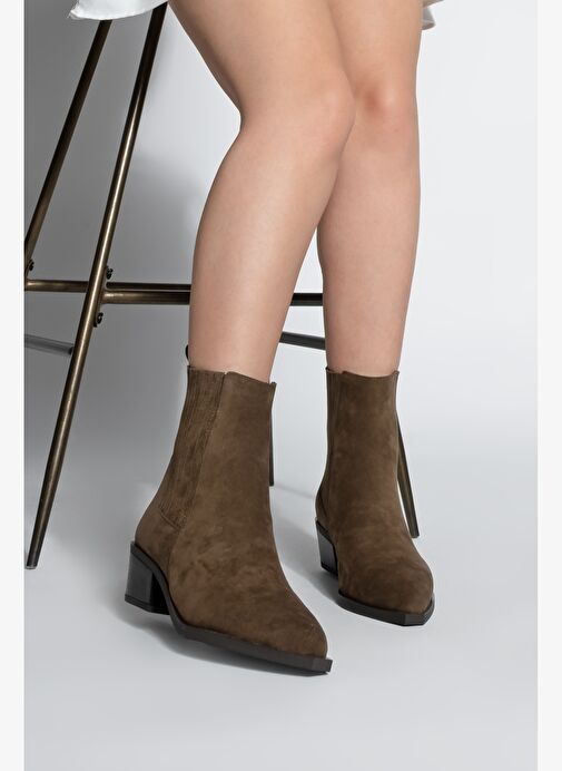 Kadın Sivri Burun Kalın Topuklu Chelsea Çift Lastikli Günlük Bot Losya Kahve Süet - Görsel 3