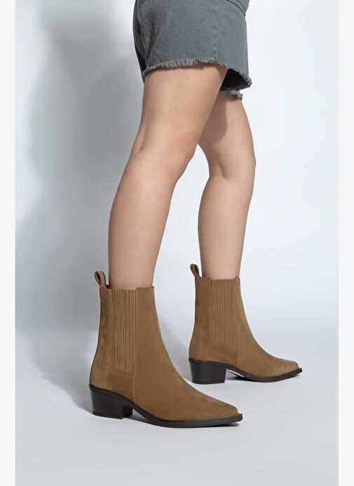 Kadın Sivri Burun Kalın Topuklu Chelsea Çift Lastikli Günlük Bot Losya Taba Süet - Görsel 5