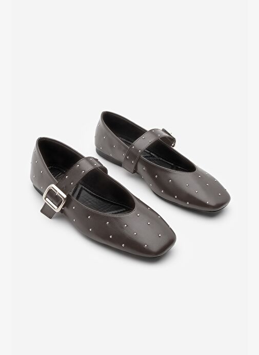 Kadın Küt Burun Tokalı Zımbalı Babet Velona Kahve - Görsel 6