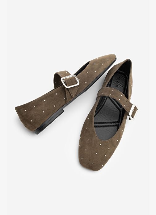 Kadın Küt Burun Tokalı Zımbalı Babet Velona Kahve Süet - Görsel 7