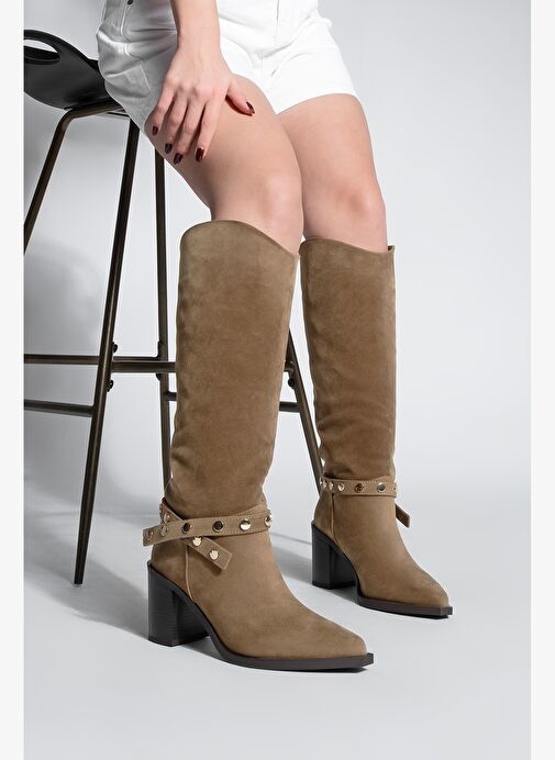 Kadın Sivri Burun Fermuarsız Çıkarılabilen Tokalı Troklu Zımbalı Topuklu Çizme Fuslep Taba Süet - Görsel 5