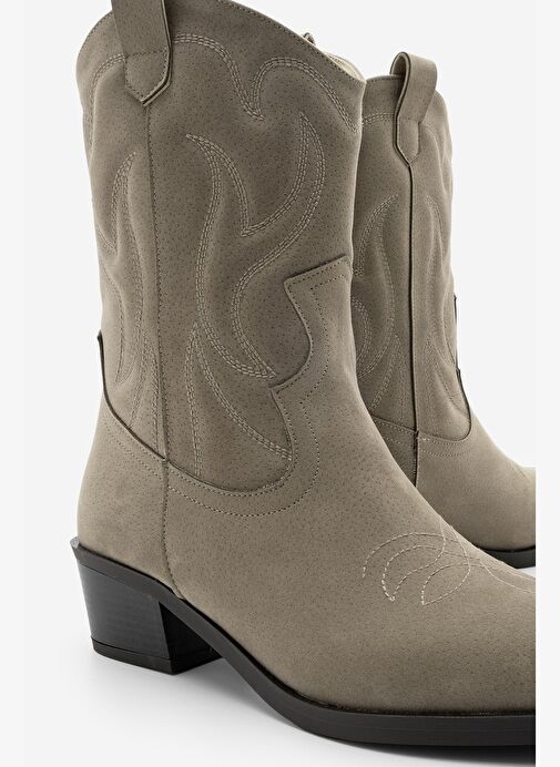 Kadın Sivri Burun Nakışlı Western Bot Nilva Vizon Süet - Görsel 8