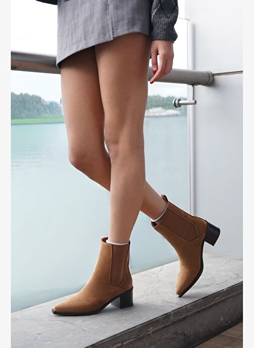 Kadın Sivri Burun Kalın Topuklu Çift Lastikli Topuklu Bot Ropes Taba Süet - Görsel 3