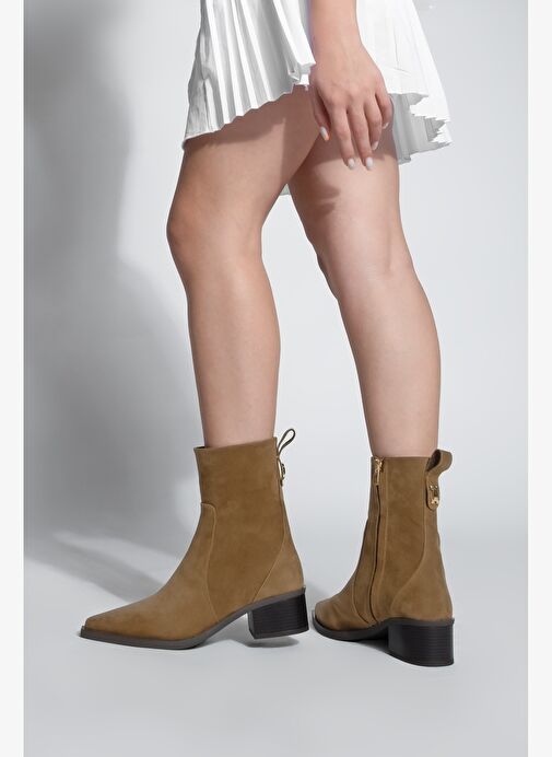 Kadın Sivri Burun Altın Detaylı Topuklu Bot Kenor Taba Süet - Görsel 7