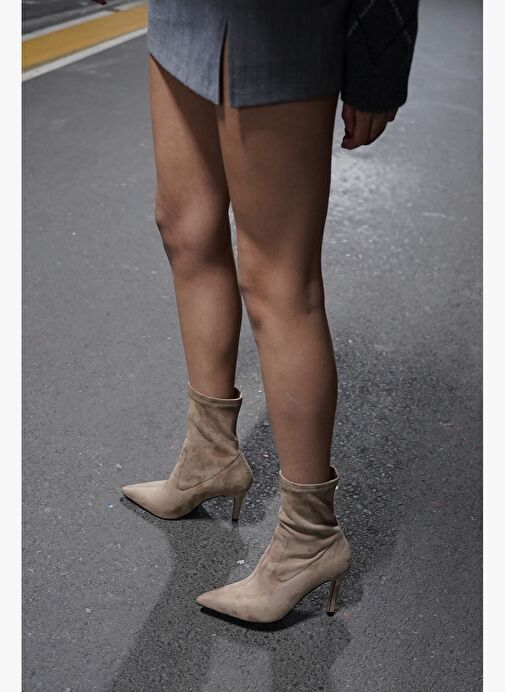 Kadın Sivri Burun Fermuarsız Streç Süet Topuklu Bot Pesina Vizon - Görsel 3