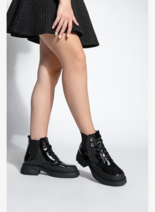 Kadın Bağcıklı Lastikli Kalın Topuklu Kısa Postal Bot Kenvo Siyah Rugan - Görsel 5