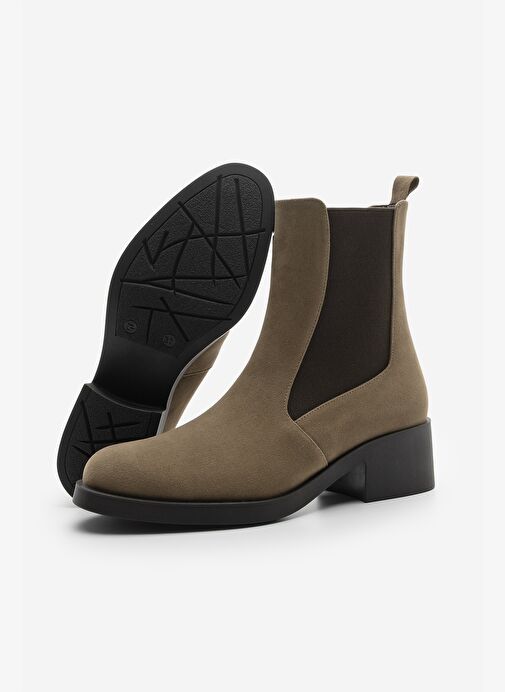 Kadın Elastik Yan Bantlı Topuklu Günlük Bot Espato Vizon Süet - Görsel 9