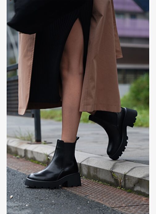 Kadın Kalın Tırtıklı Taban Elastik Yan Bantlı Günlük Bot Zates Siyah - Görsel 5