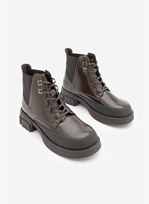 Kadın Bağcıklı Lastikli Kalın Topuklu Kısa Postal Bot Kenvo Kahve Rugan - Görsel 5