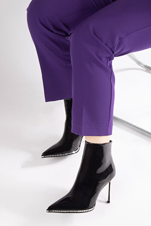 Nemesis Fermuarlı Topuklu Kadın Bot Siyah Rugan - Görsel 5