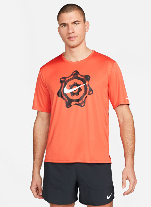 Nike DM4715-861 M NK DF WR MILER GX SS Turuncu Bisiklet Yaka Normal Kalıp Erkek T-Shirt