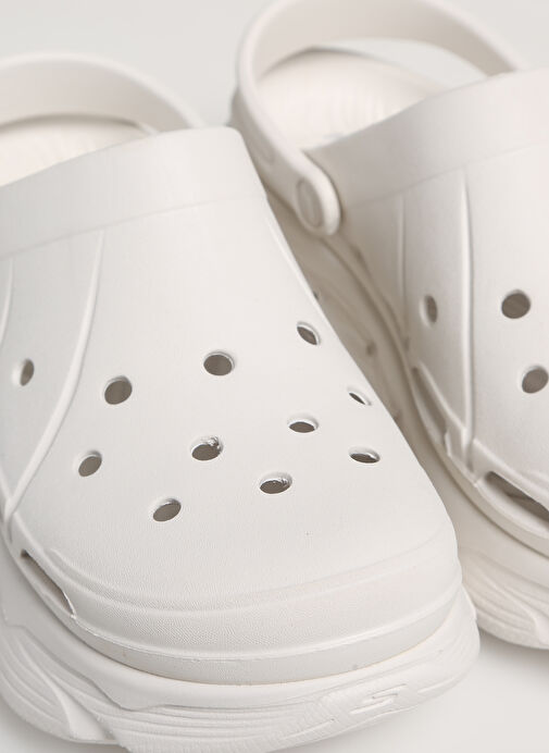 Skechers 111127 WHT MAX CUSHIONING FOAMIES Beyaz Kadın Sandalet - Görsel 6