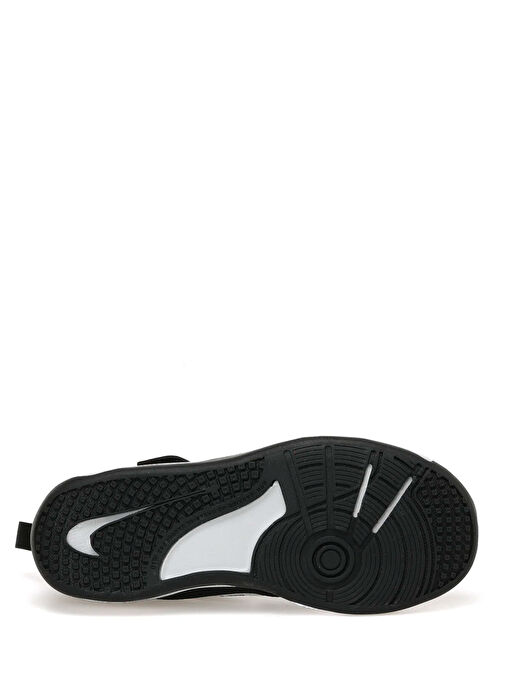 Nike Siyah Nike Omni MULTI-COURT Çocuk