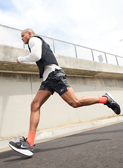 Nike FB1309-004-NIKE VOMERO 17 Siyah - Gri - Gümüş Erkek Koşu Ayakkabısı - Görsel 3