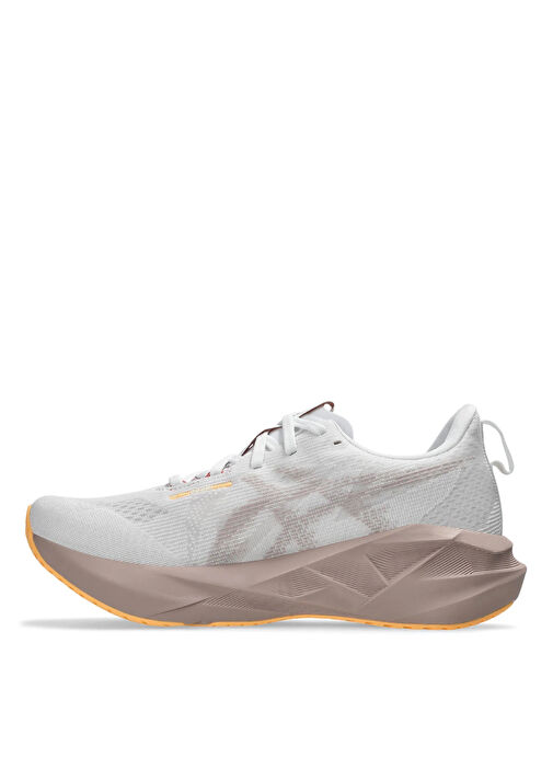 Asics 1012B765-102 NOVABLAST 5 Beyaz Kadın Koşu Ayakkabısı - Görsel 3